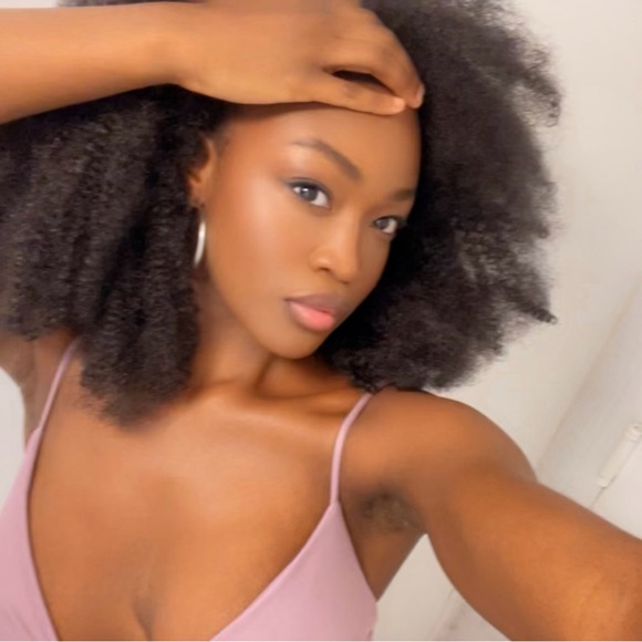 Meet your Posher - Picture 2 of 6